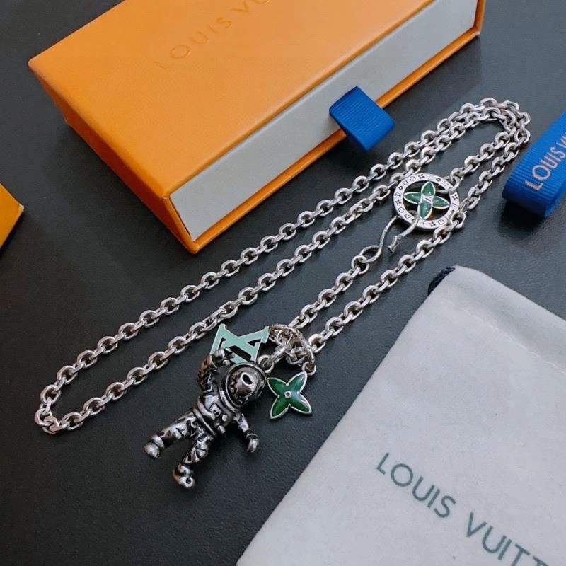 Louis Vuitton Necklaces Snug 248495