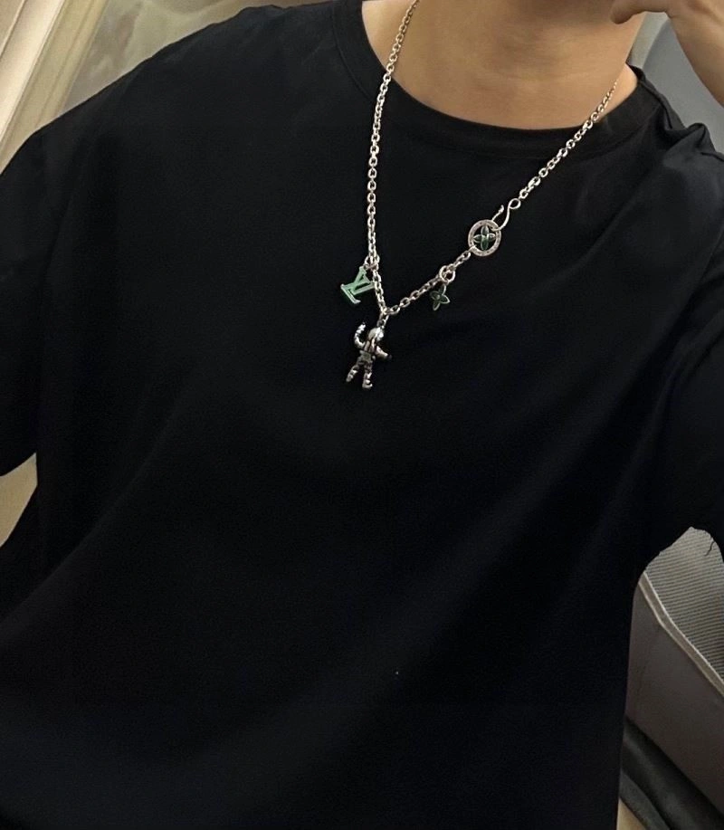 Louis Vuitton Necklaces Snug 248495
