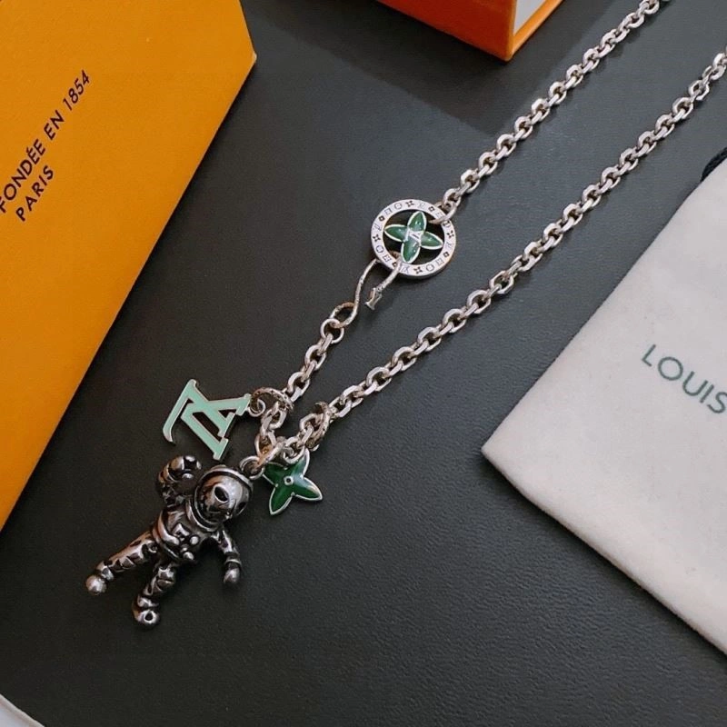 Louis Vuitton Necklaces Snug 248495
