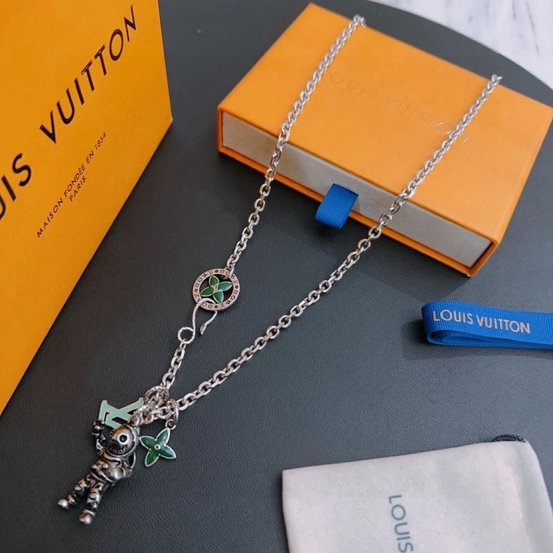 Louis Vuitton Necklaces Snug 248495