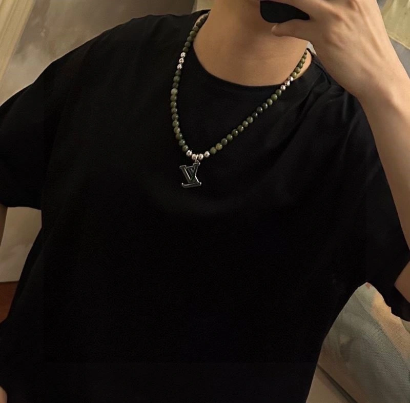 Louis Vuitton Necklaces Bright 248499