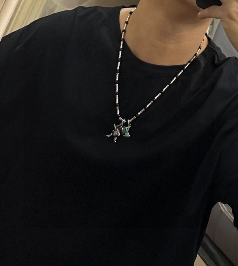 Louis Vuitton Necklaces ZipUp 248498