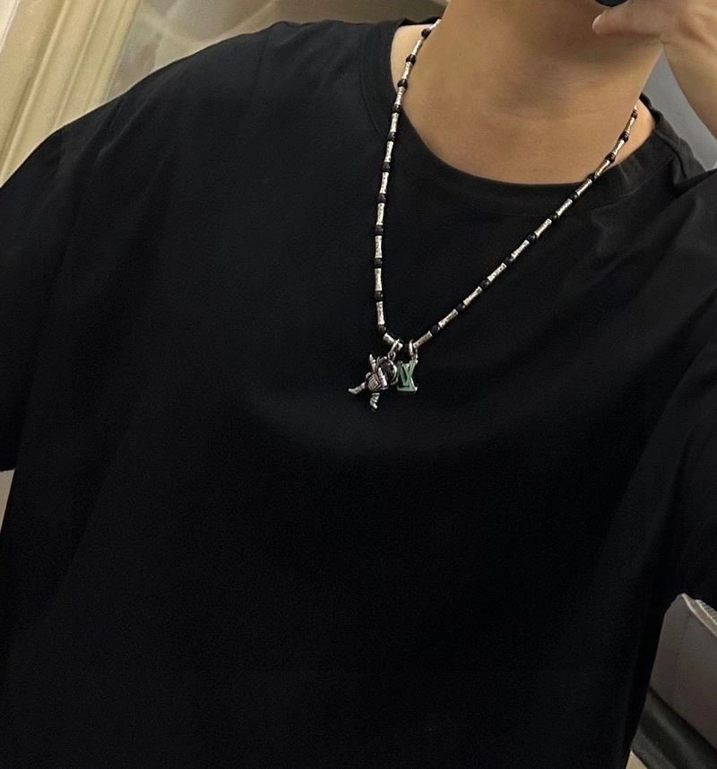 Louis Vuitton Necklaces ZipUp 248498