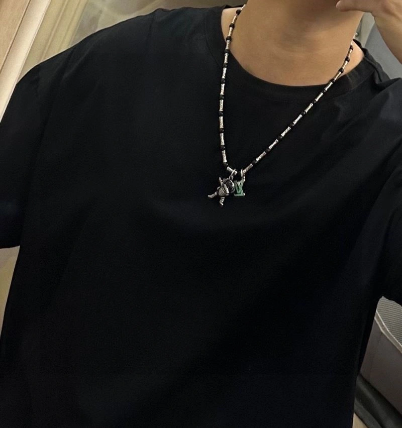 Louis Vuitton Necklaces ZipUp 248498