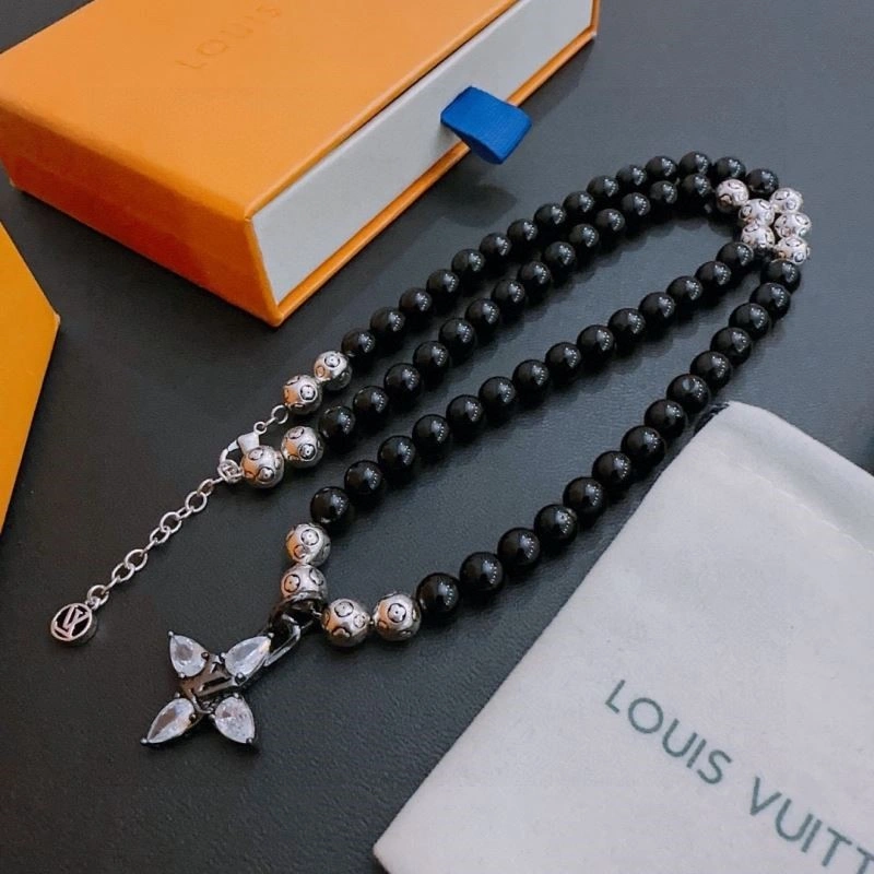 Louis Vuitton Necklaces EyeCatching 248486