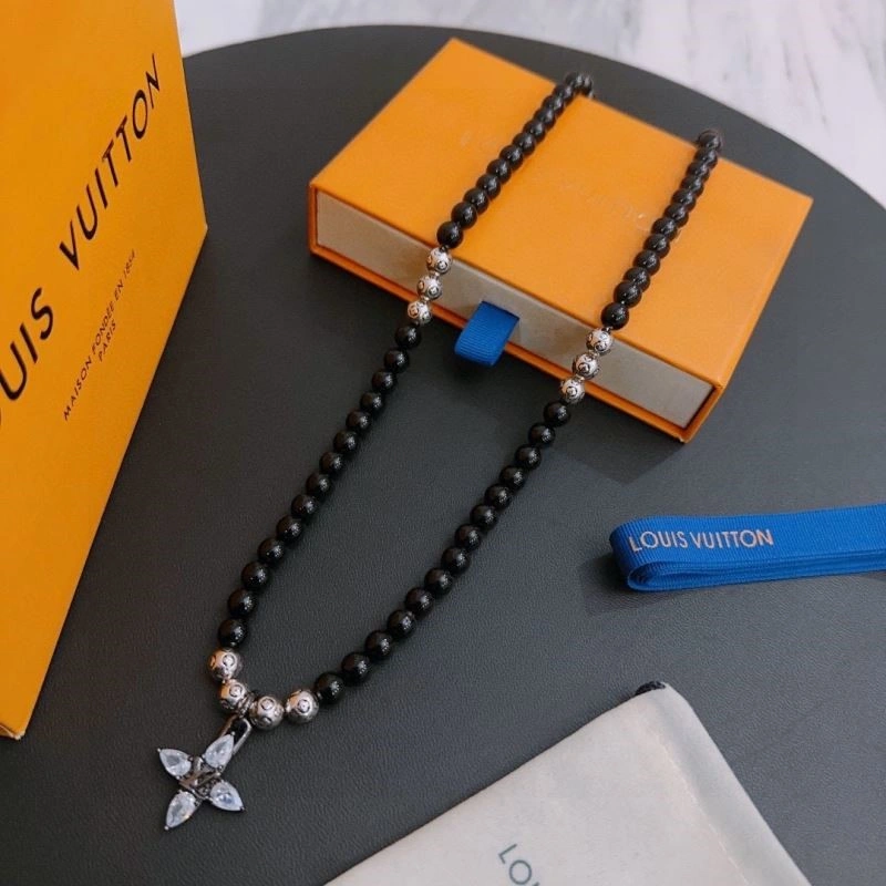 Louis Vuitton Necklaces EyeCatching 248486