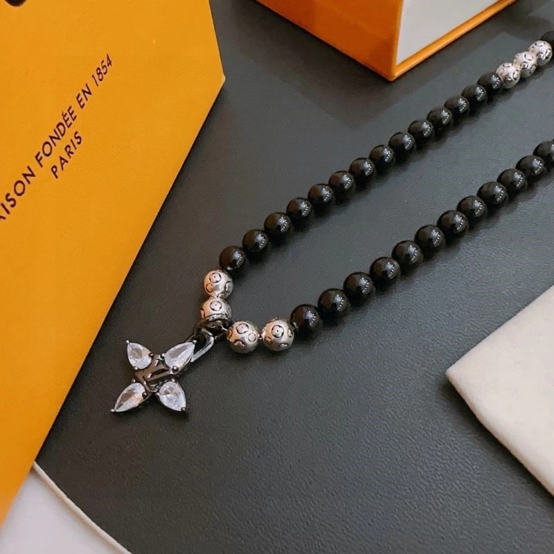 Louis Vuitton Necklaces EyeCatching 248486