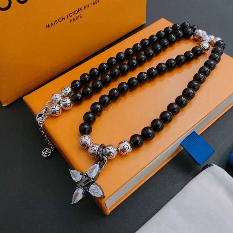 Louis Vuitton Necklaces EyeCatching 248486