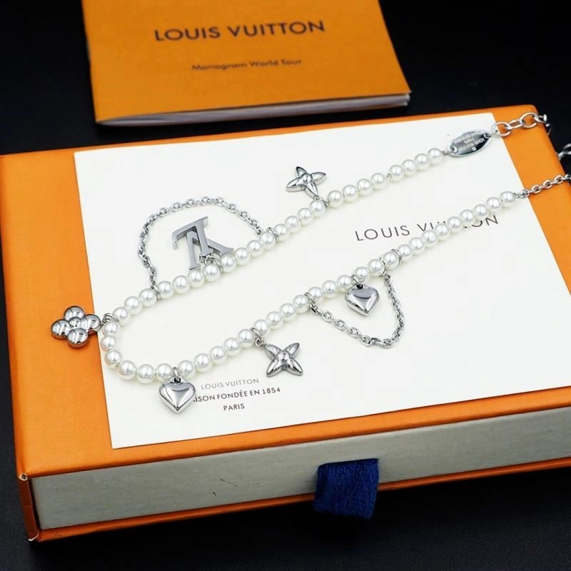 Refined Louis Vuitton Necklaces 248506