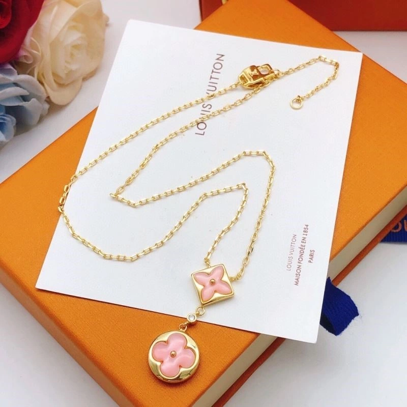 Louis Vuitton Necklaces Fashionable 248485