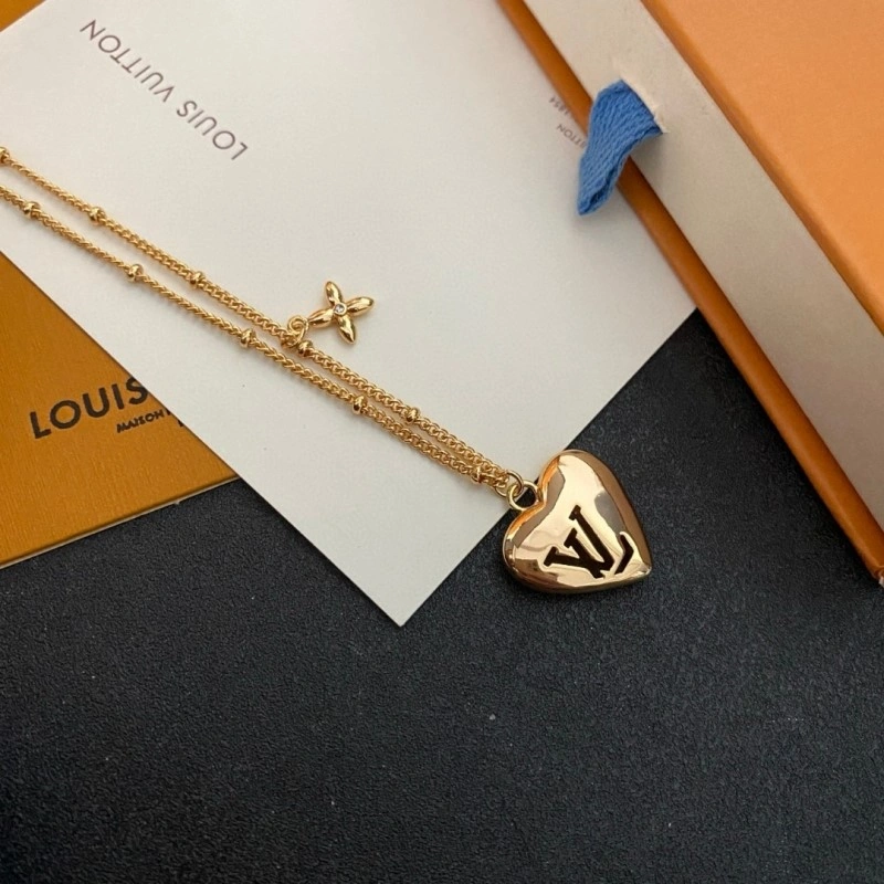 WeatherProof Louis Vuitton Necklaces 248474