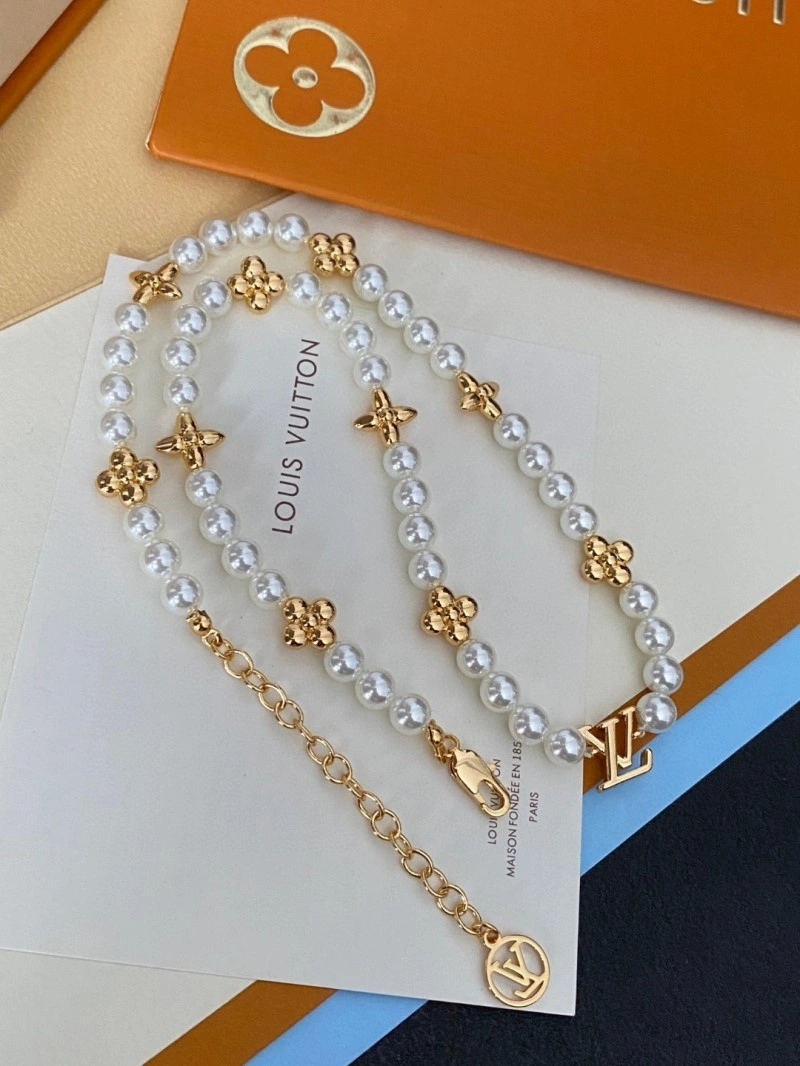 Elegant Louis Vuitton Necklaces 248473