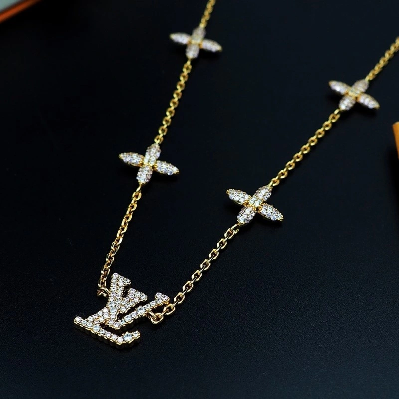 Louis Vuitton Necklaces Practical 248492