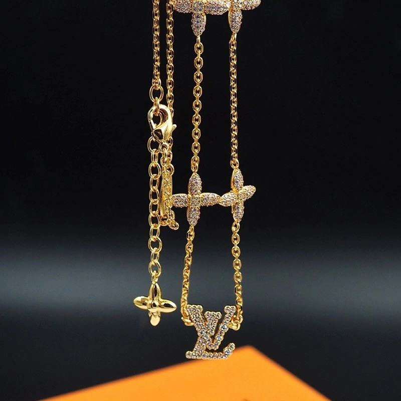 Louis Vuitton Necklaces Practical 248492