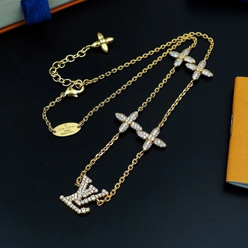 Louis Vuitton Necklaces Practical 248492