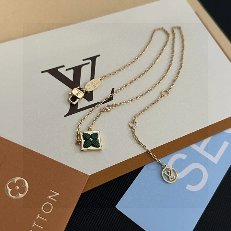 Compact Louis Vuitton Necklaces 248472