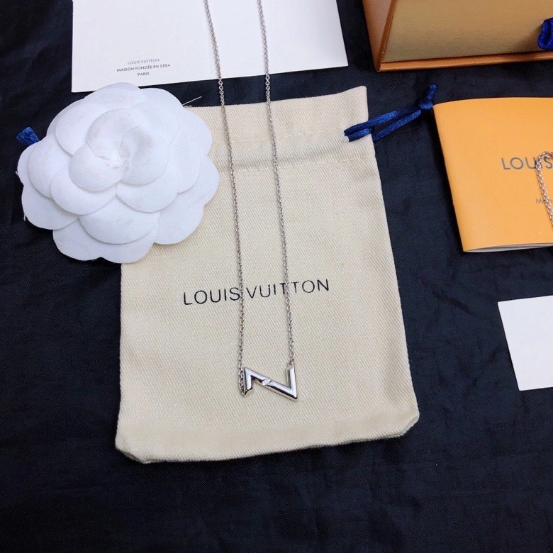 EyeCatching Louis Vuitton Necklaces 248463
