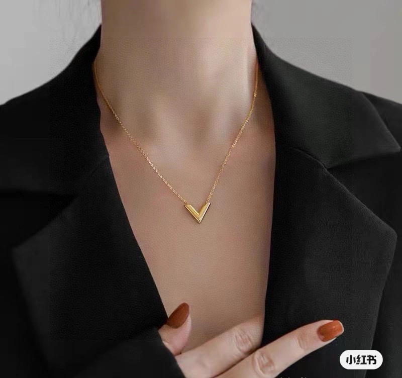 Louis Vuitton Necklaces Breathable 248442