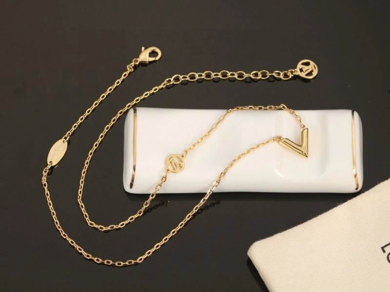 Louis Vuitton Necklaces Breathable 248442