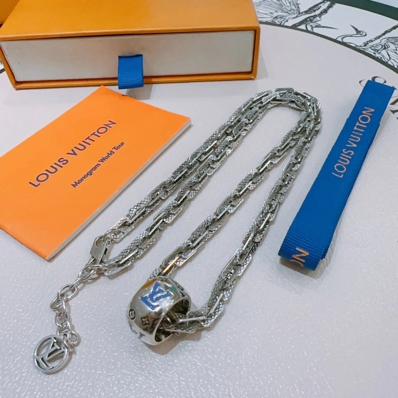 Resilient Louis Vuitton Necklaces 248454