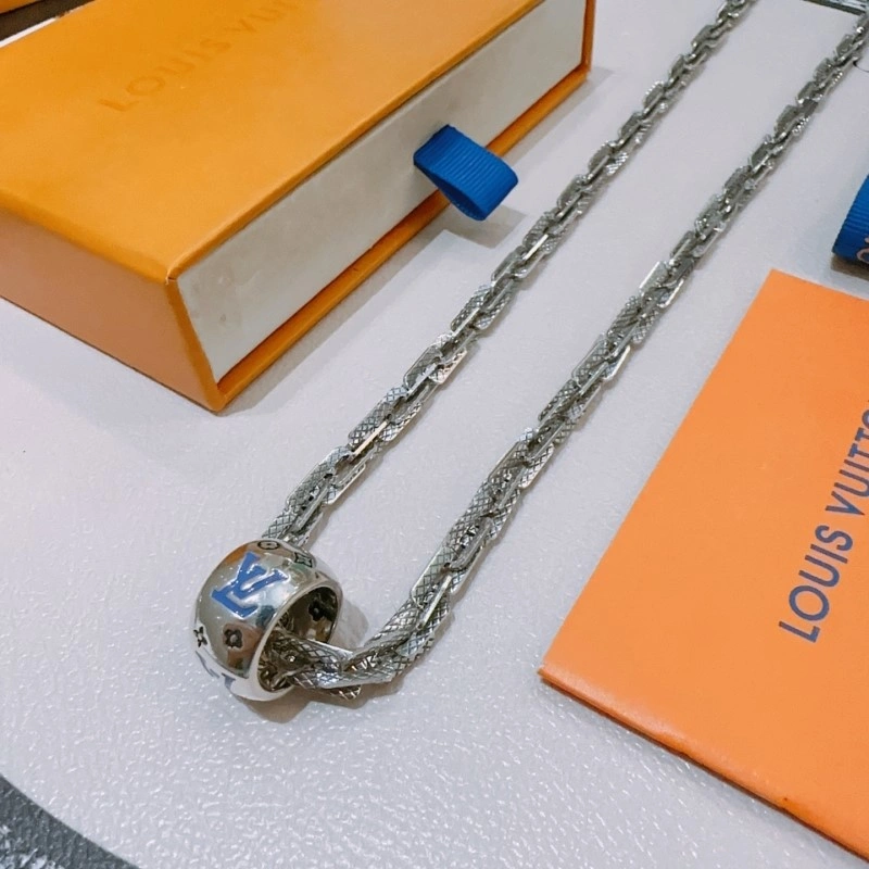 Resilient Louis Vuitton Necklaces 248454
