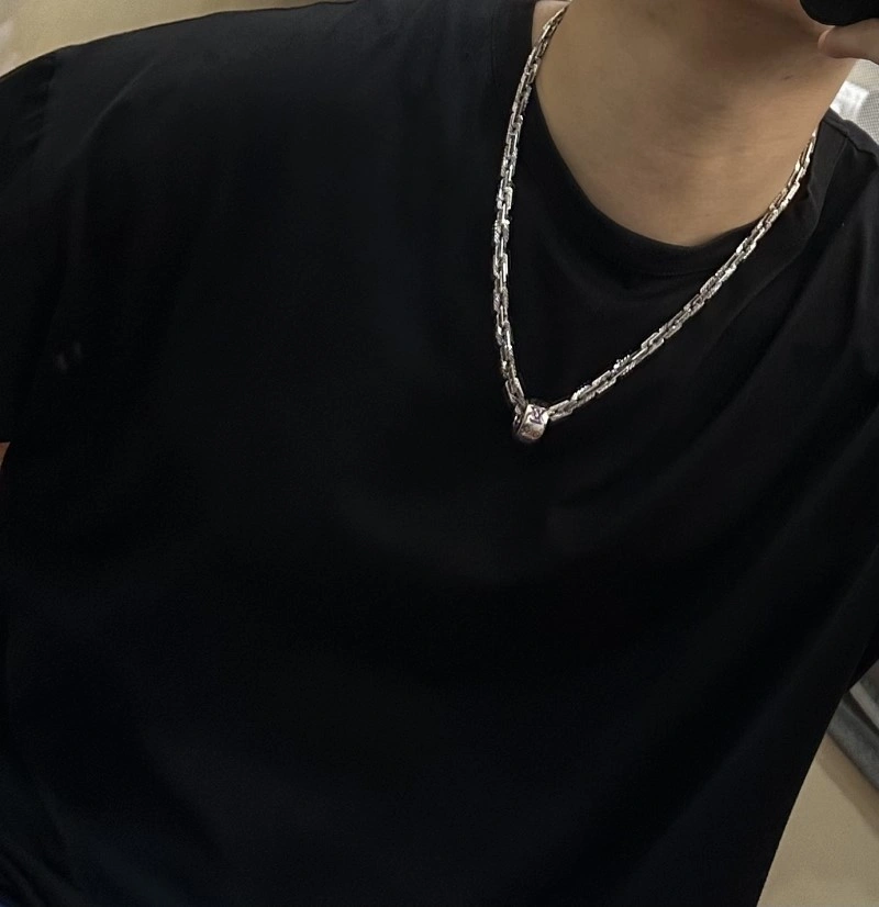 Resilient Louis Vuitton Necklaces 248454