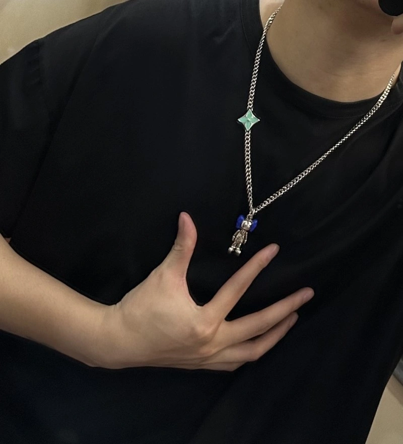 Louis Vuitton Necklaces Lightweight 248453