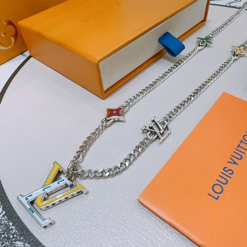 Stylish Louis Vuitton Necklaces 248455