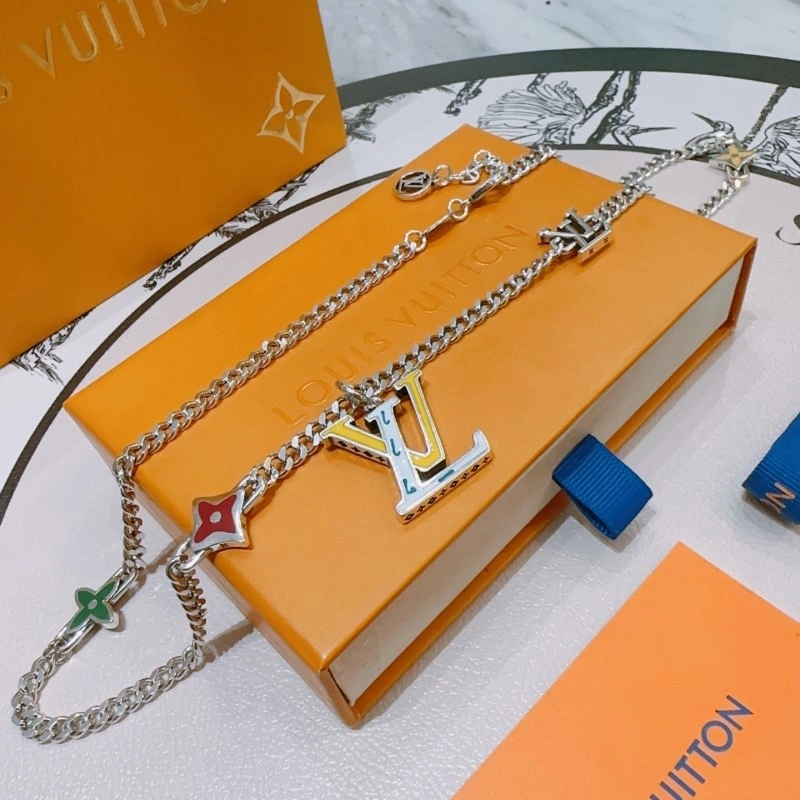 Stylish Louis Vuitton Necklaces 248455