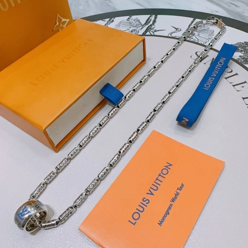 Louis Vuitton Necklaces Elegant 248457
