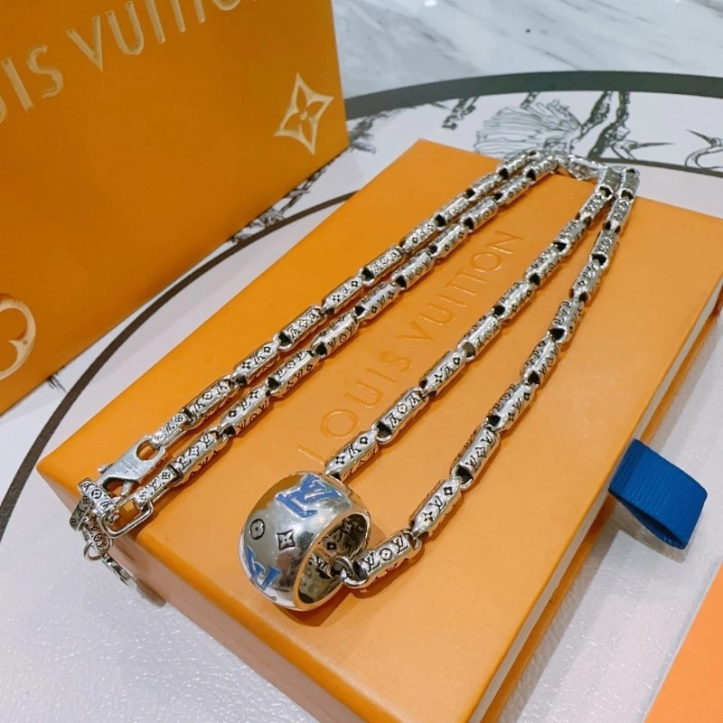 Louis Vuitton Necklaces Elegant 248457