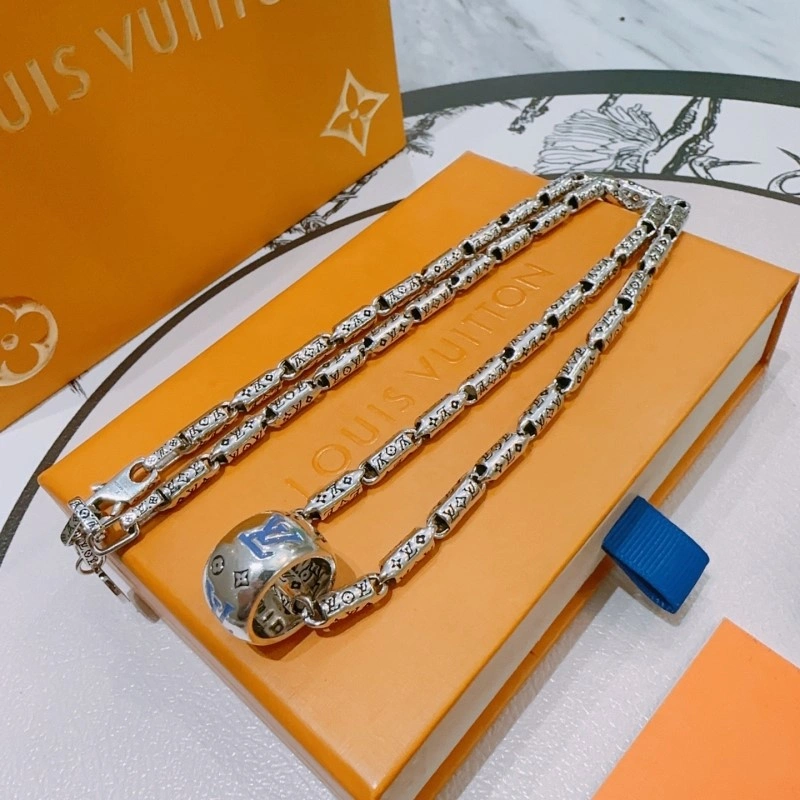 Louis Vuitton Necklaces Elegant 248457