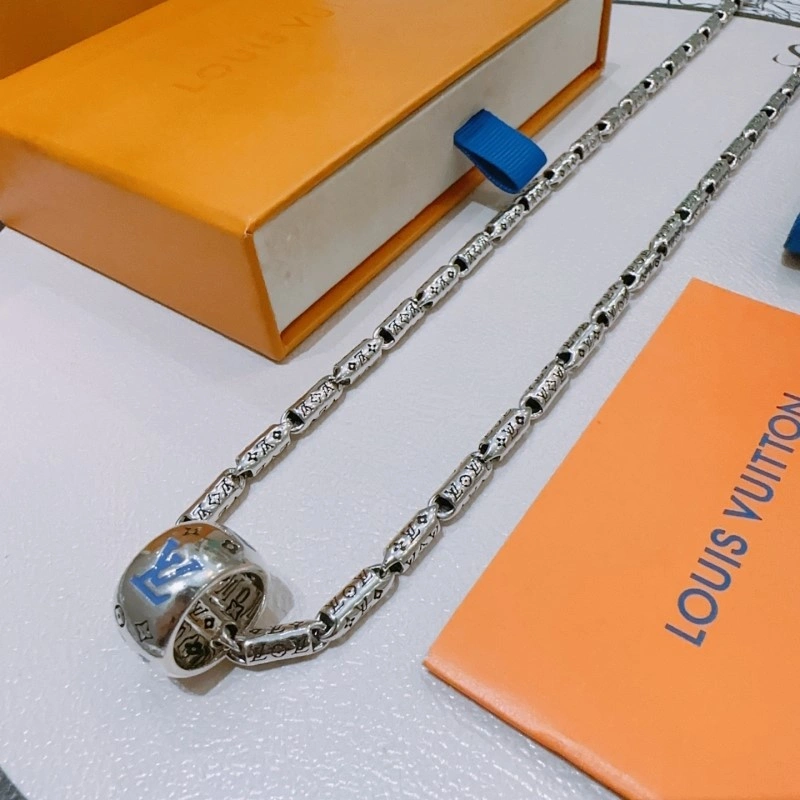 Louis Vuitton Necklaces Elegant 248457