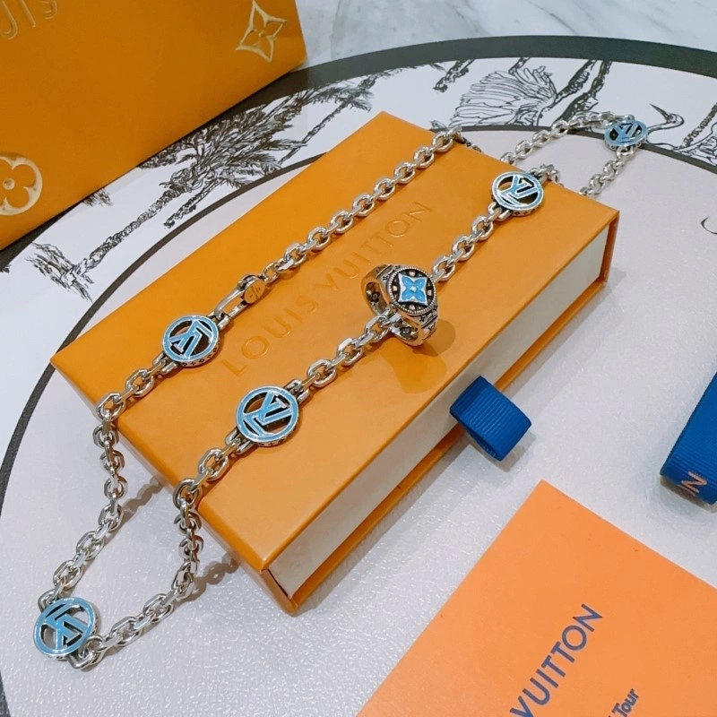UrbanStyle Louis Vuitton Necklaces 248449