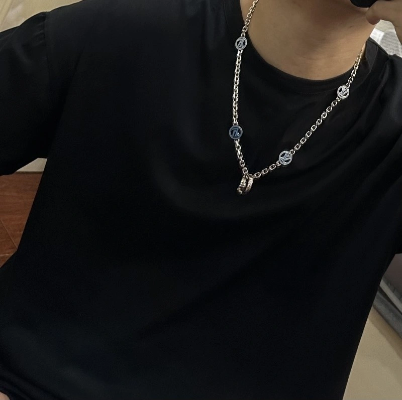 UrbanStyle Louis Vuitton Necklaces 248449