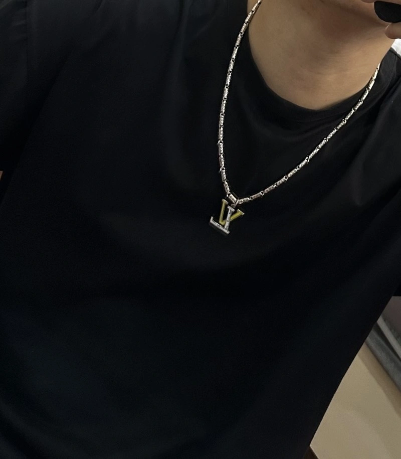 WaterResistant Louis Vuitton Necklaces 248456