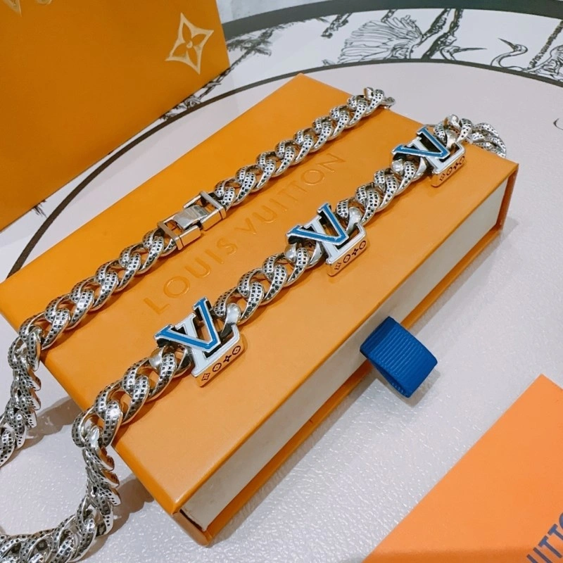 ComfortFit Louis Vuitton Necklaces 248448