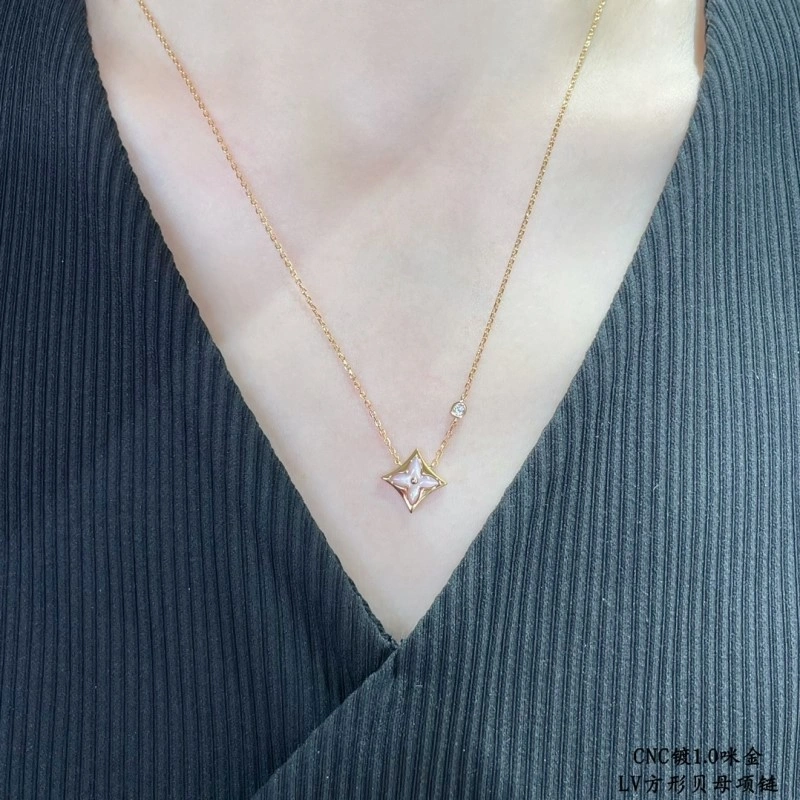 Supportive Louis Vuitton Necklaces 248460