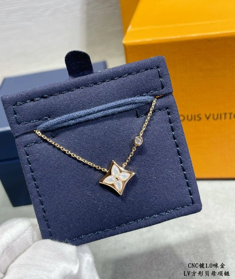 Supportive Louis Vuitton Necklaces 248460