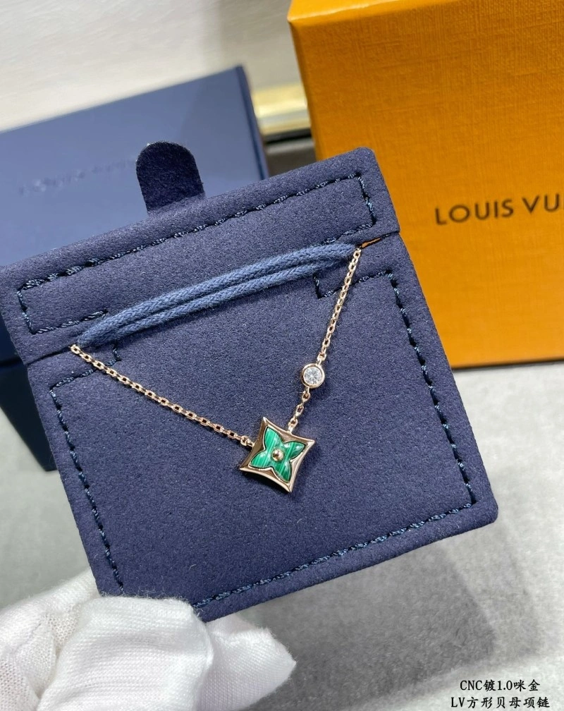Supportive Louis Vuitton Necklaces 248460