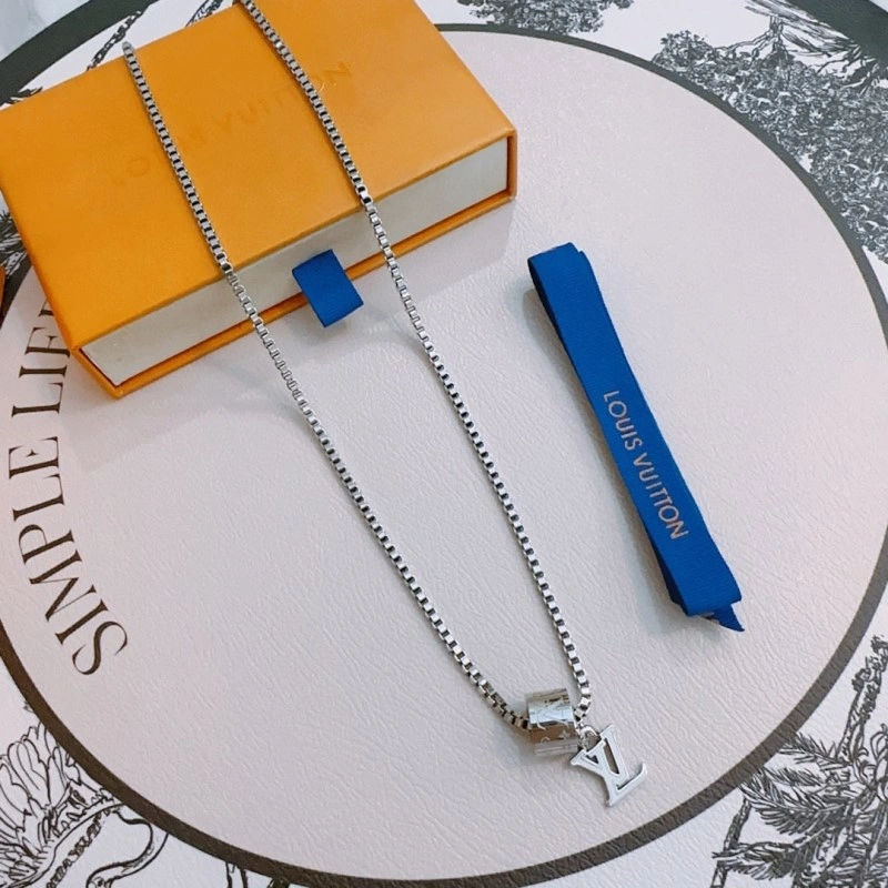 TechFriendly Louis Vuitton Necklaces 248447