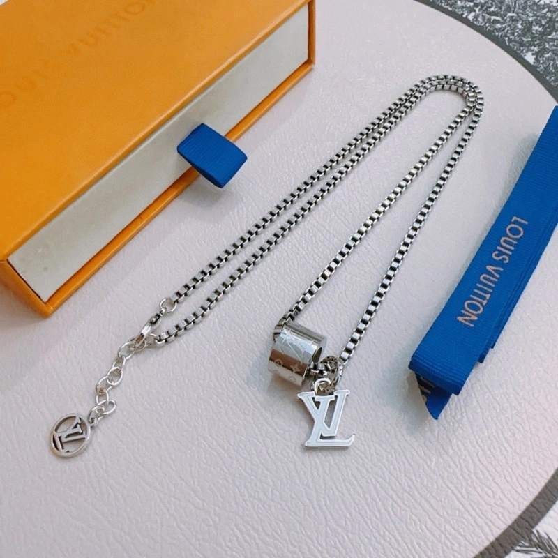 TechFriendly Louis Vuitton Necklaces 248447