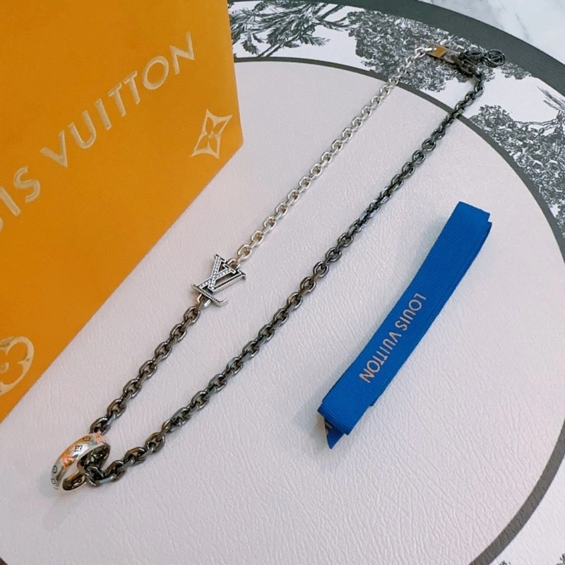 Lightweight Louis Vuitton Necklaces 248445