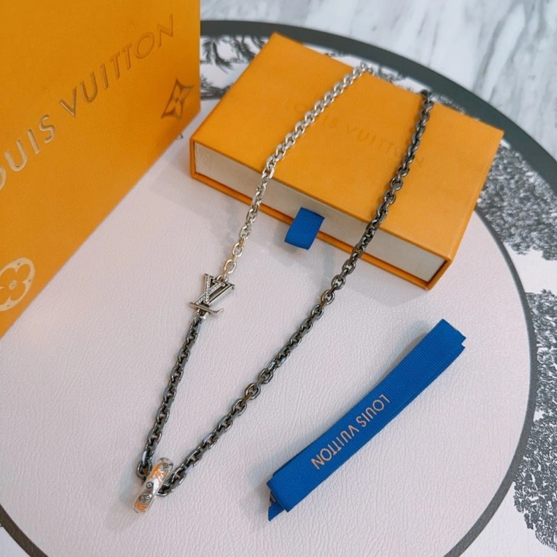 Lightweight Louis Vuitton Necklaces 248445