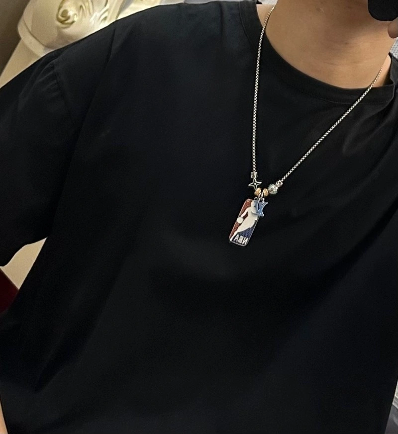 Louis Vuitton Necklaces Youthful 248435