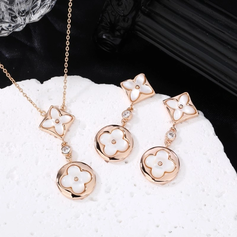 TravelReady Louis Vuitton Necklaces 248430