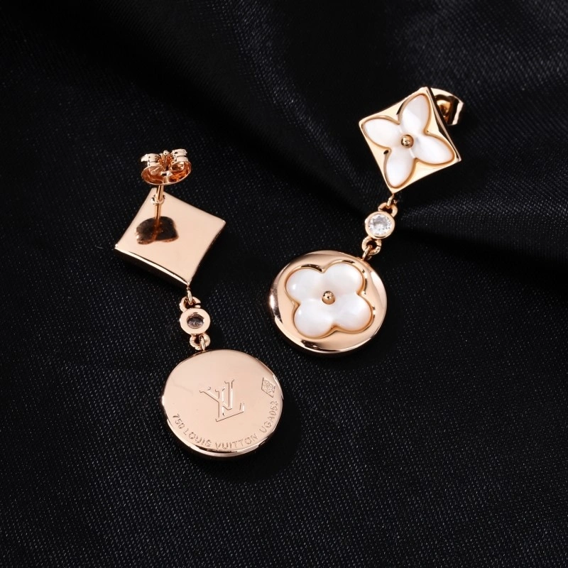 TravelReady Louis Vuitton Necklaces 248430