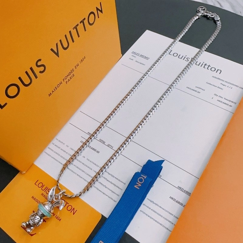 Louis Vuitton Necklaces Breathable 248431