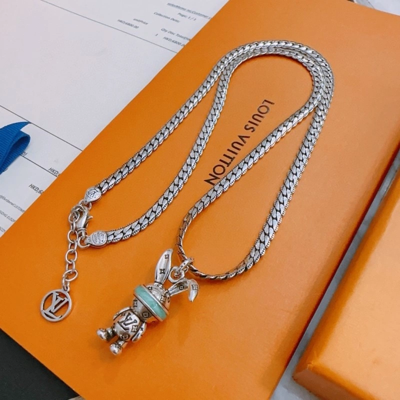 Louis Vuitton Necklaces Breathable 248431