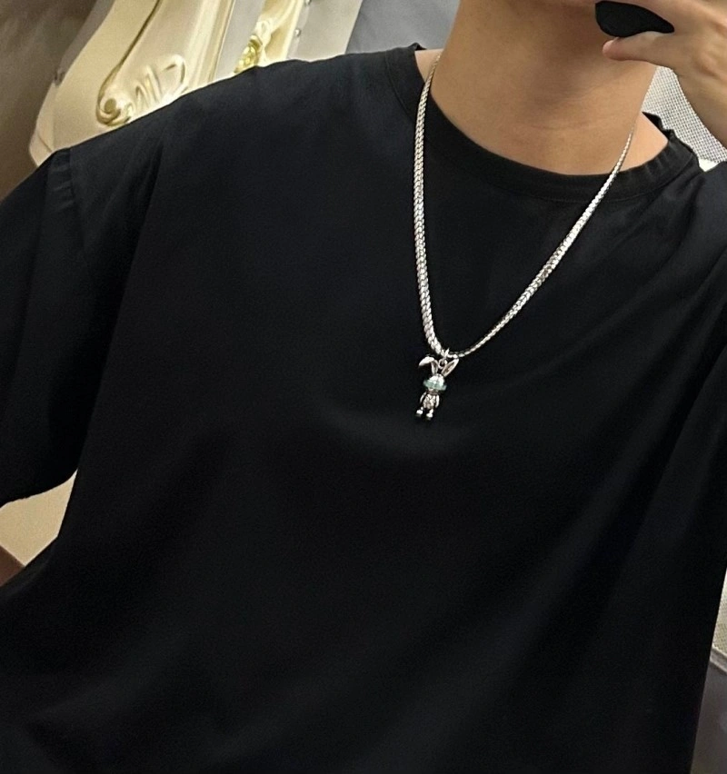 Louis Vuitton Necklaces Breathable 248431